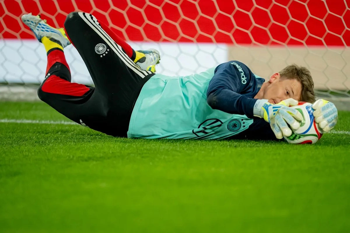 โองการแห่งผู้พิทักษ์: เมื่อ Alexander Nübel ก้าวสู่มหาวิหารแห่งเยอรมันภายใต้เงาของยักษ์ปักหลั่น
