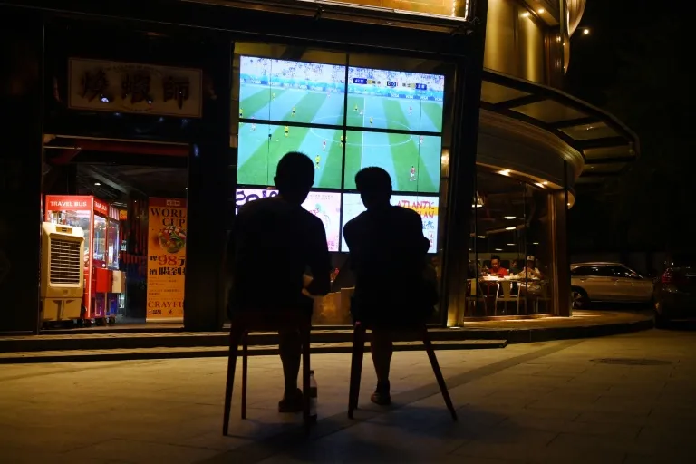 ลมหายใจที่ติดขัด: เมื่อเอเชียยังไร้เงาลิขสิทธิ์ World Cup ในวันที่นาฬิกานับถอยหลัง